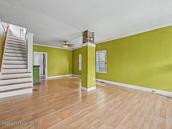 3rd image of 115 E Grove St