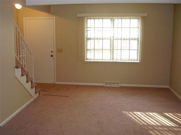 4th image of 9433 Taylor Dr