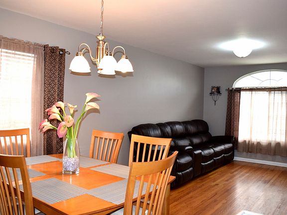 4th image of 511 Stewart Ave