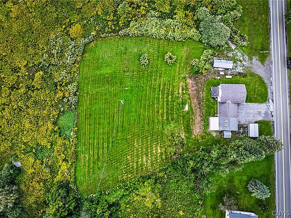 3rd image of 10527 Roberts Rd