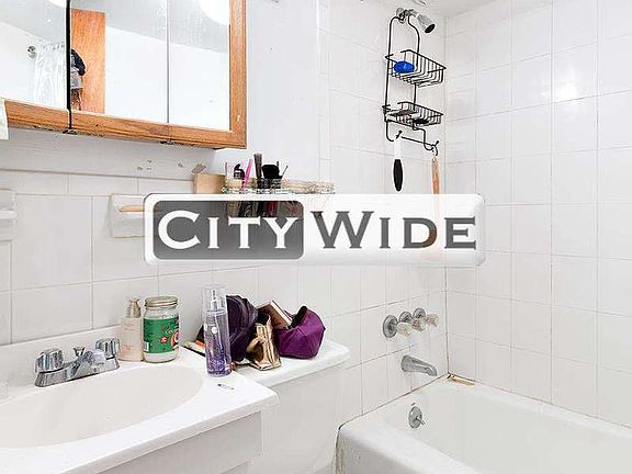 5th image of 320 E 93rd St APT 4A