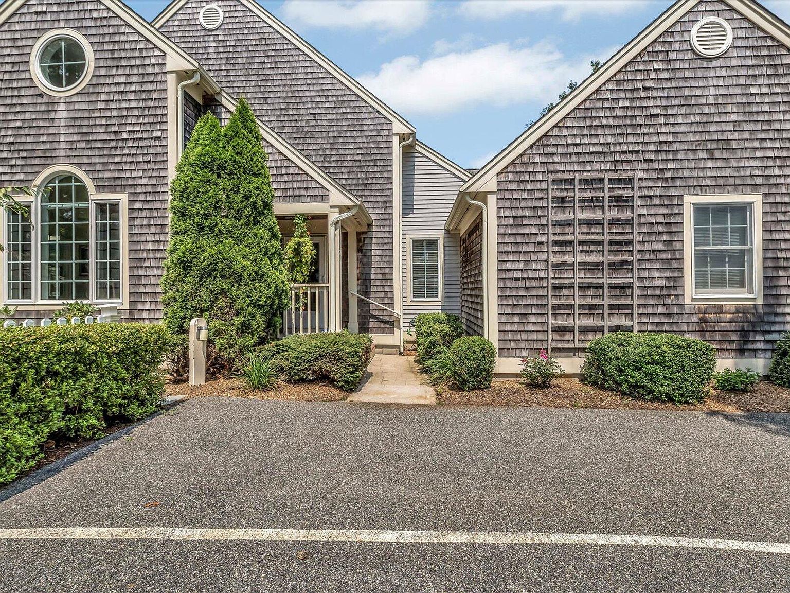 26 Gold Leaf Lane, Mashpee, MA 02649 MLS 22303094 Zillow