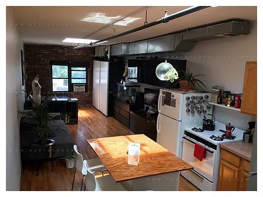 Rented by Opera House Lofts | media 41
