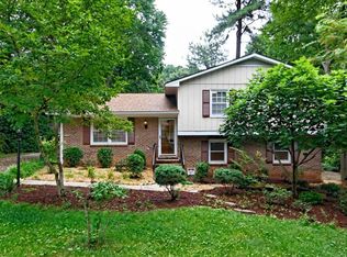 715 Newport Cir, Cary, NC 27511