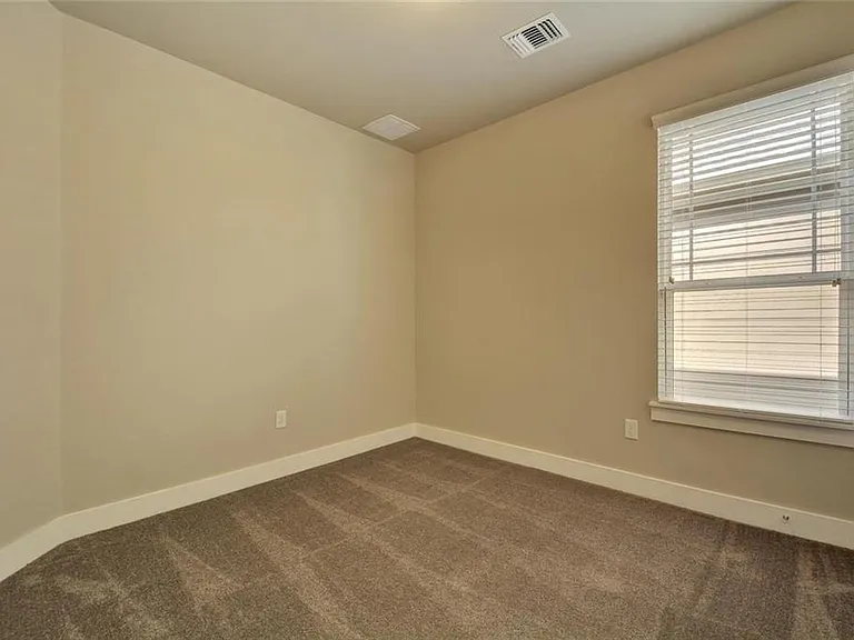 900 Banyon St #A — Photo 17