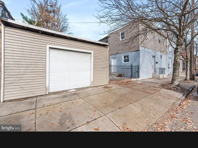 565 Lamberton St #2 — Photo 11