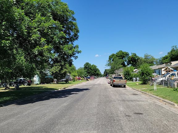 4th image of 1611 Mimosa Ave