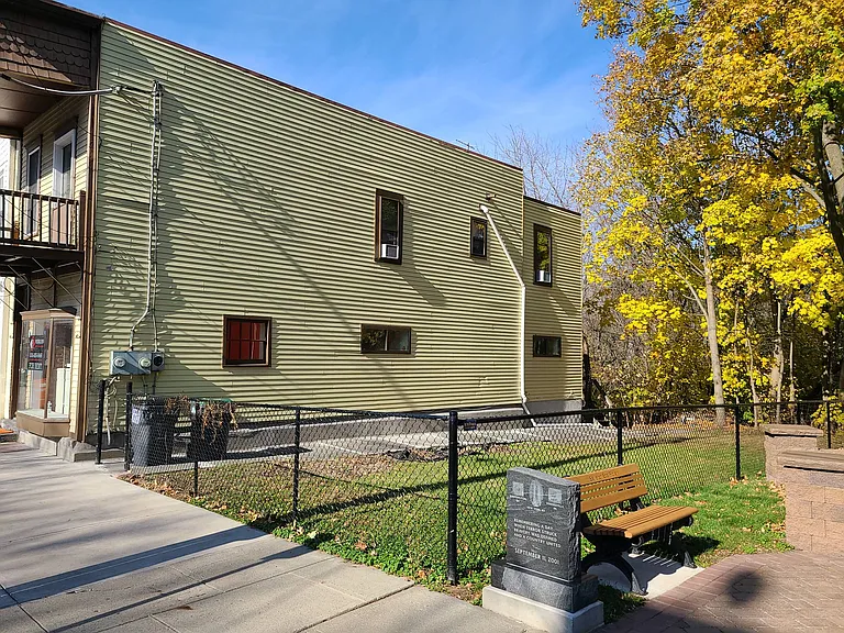 76 Front St — Photo 10