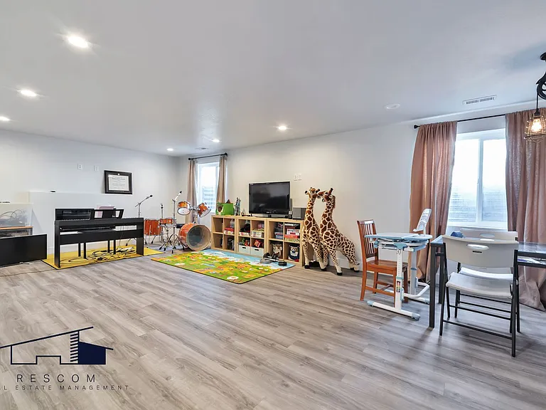 1439 S Dunbar Ln — Photo 12