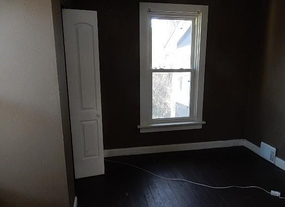 5th image of 3834 Waco Dr