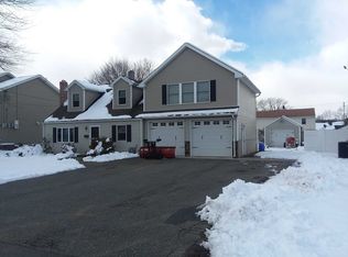 12 Lynn Pl, Pompton Plains, NJ 07444