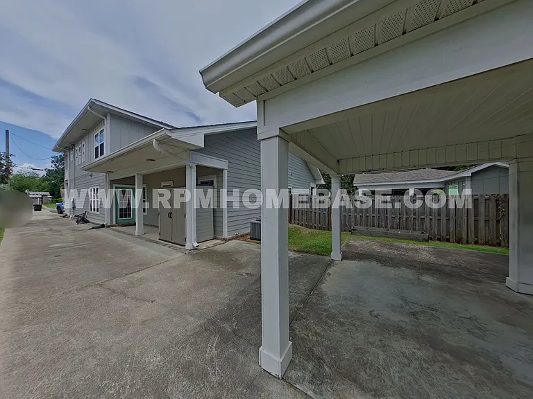 1705 E Gadsden St — Photo 22