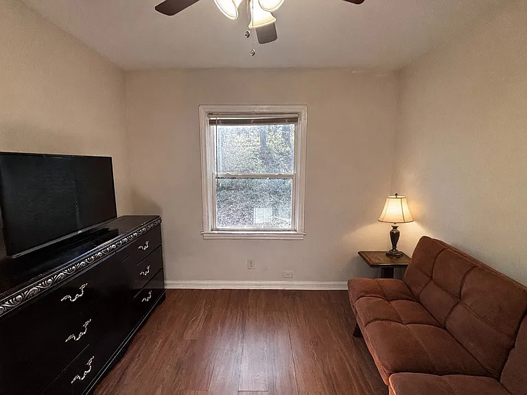 269 Florida Ave SW — Photo 13