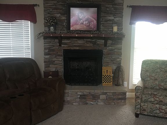 2nd image of 750 Crawford Ln