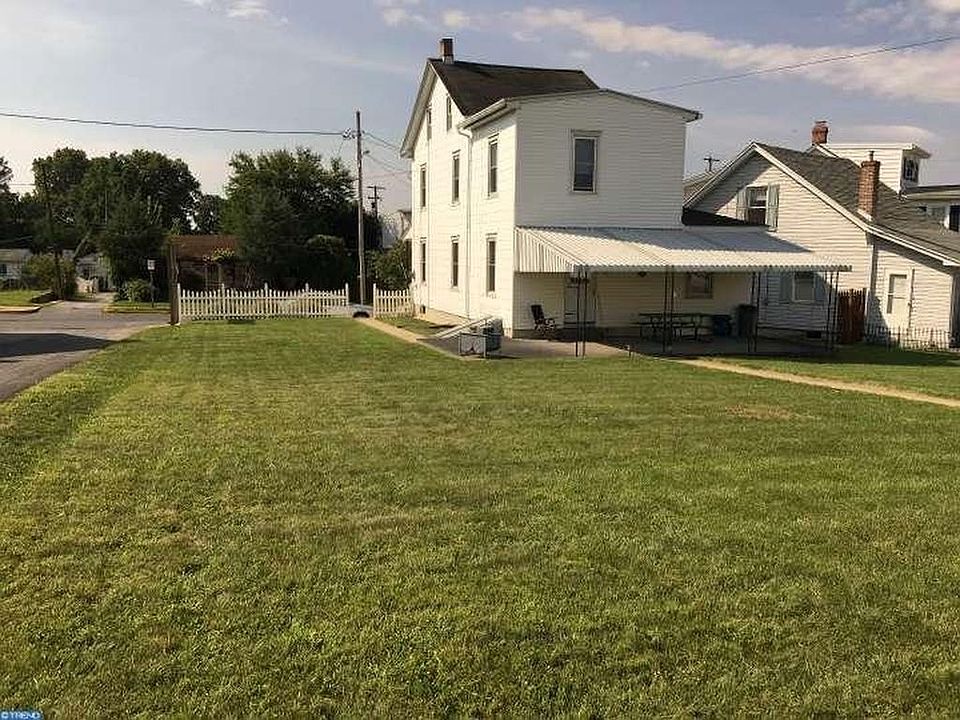 2nd image of 747 Euclid Ave