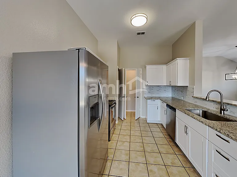 3700 Allison Dr — Photo 3