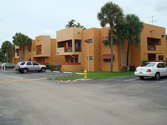 2nd image of 11031 NW 7th St #10311