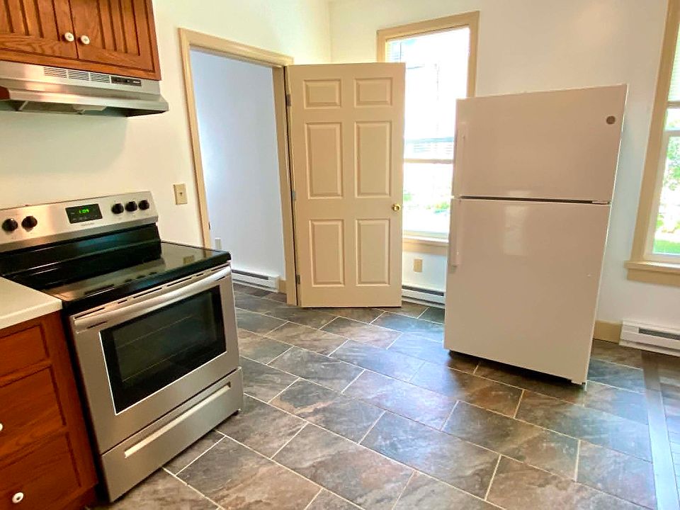 1st image of 215 Green St #217