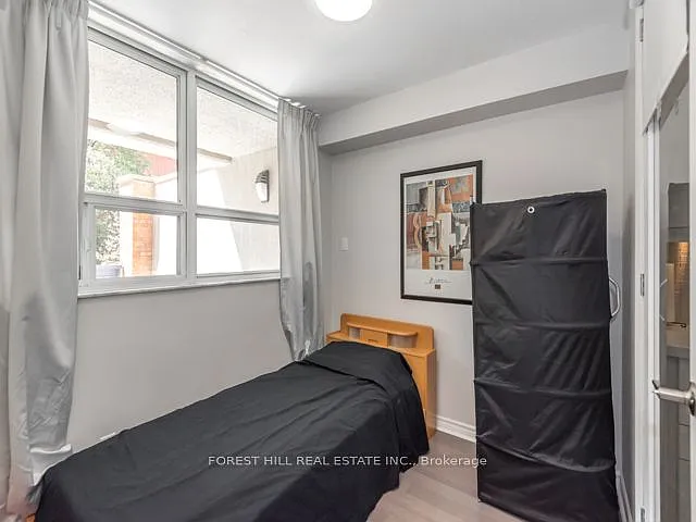105 McCaul St #202 — Photo 6