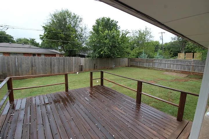 2436 Huntleigh Dr — Photo 14
