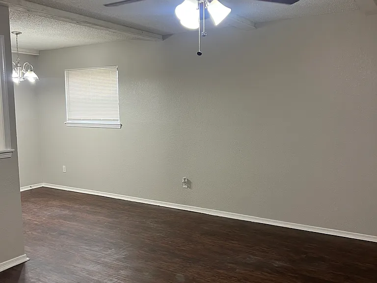 4909 Cinderella Dr — Photo 7