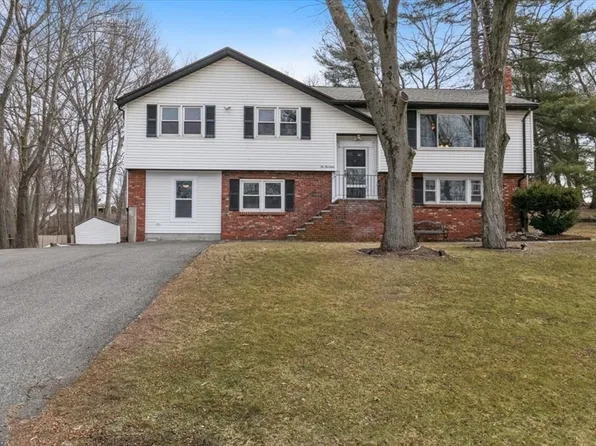 214 Park St, Stoneham, MA 02180