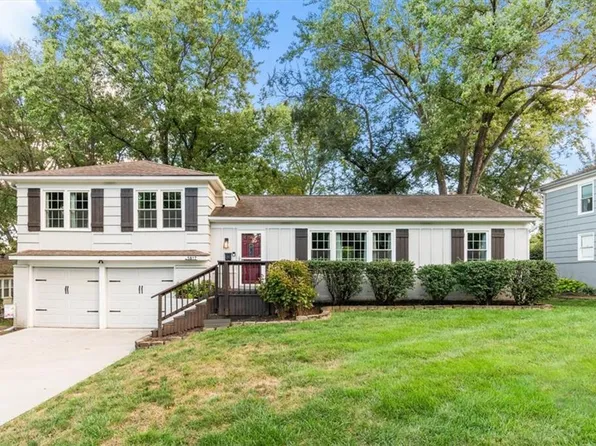 5817 W 101st Pl, Overland Park, KS 66207