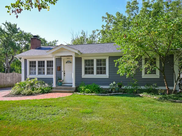 295 Cottage Ave, Glen Ellyn, IL 60137