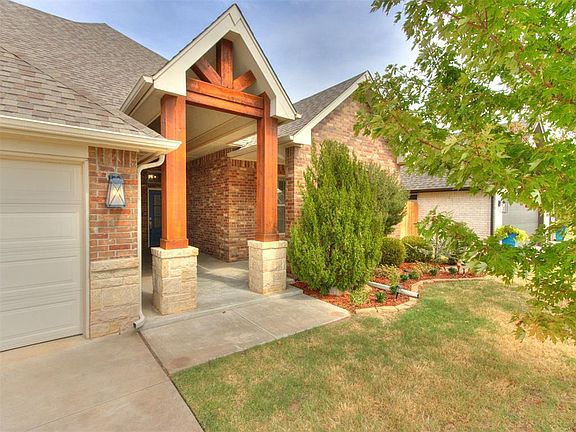 4th image of 2424 Crystal Creek Dr