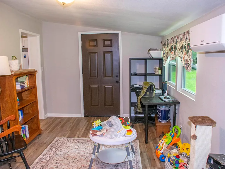 5357 Locklin Ave — Photo 19
