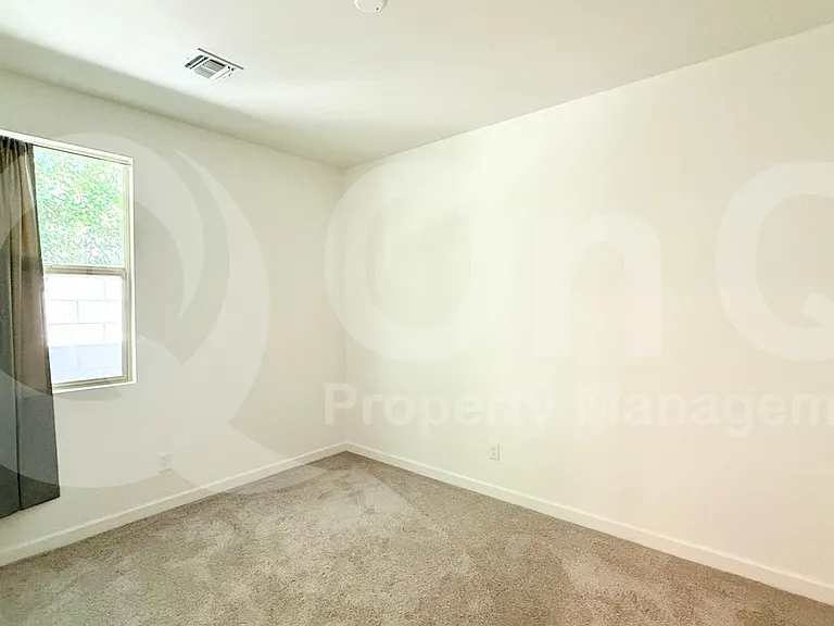 11225 E Ulysses Ave — Photo 17