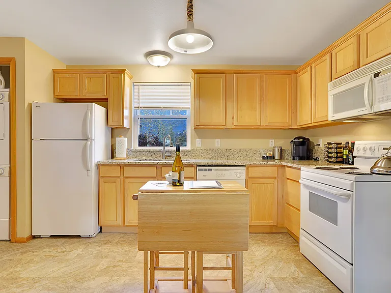 731 Elm St SW #A — Photo 14