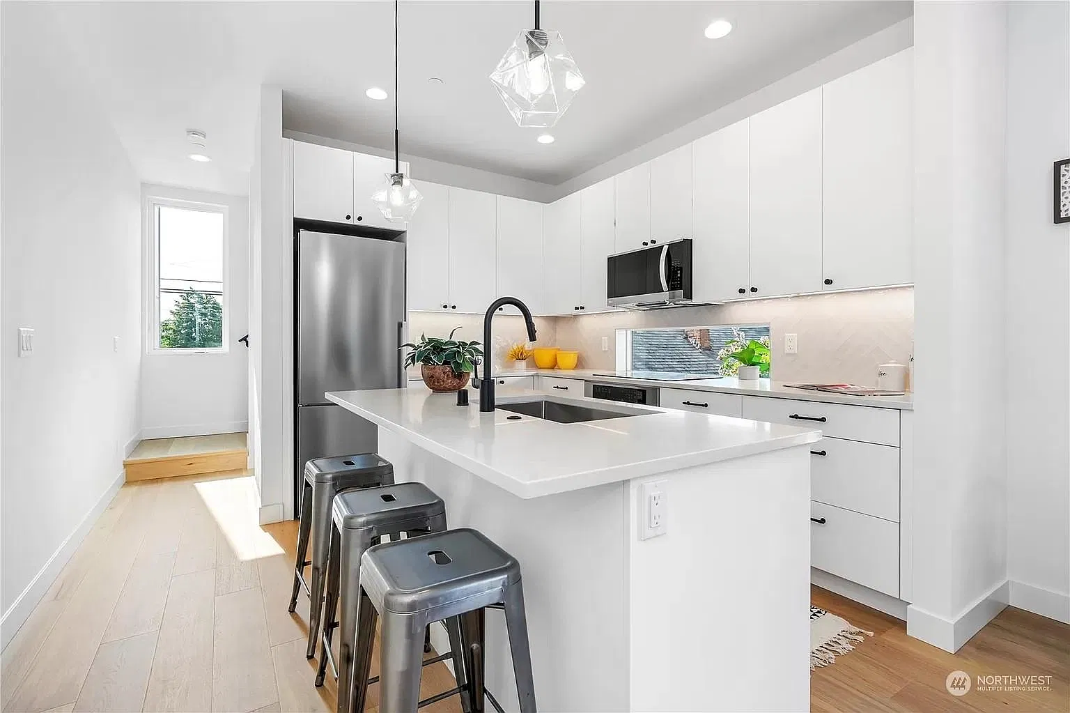 2 bed, 1287 sqft, $3,400 — Photo 4
