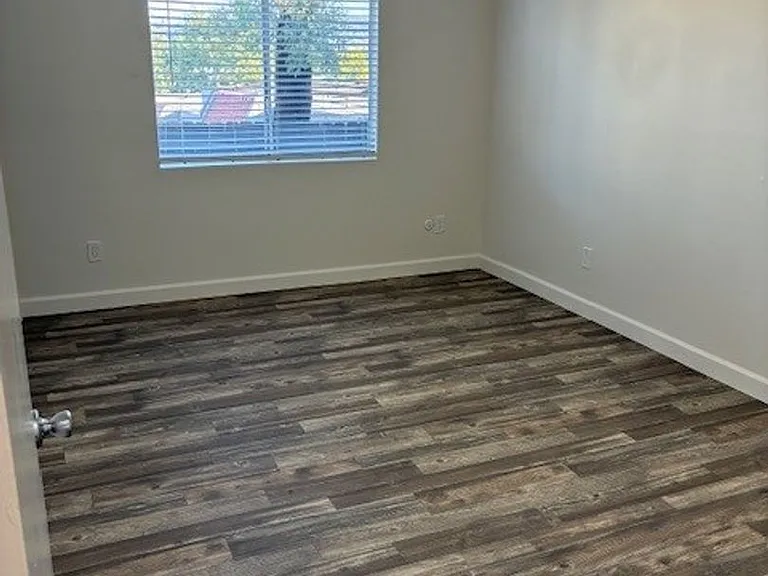 Summit Creek Apartments — Photo 34