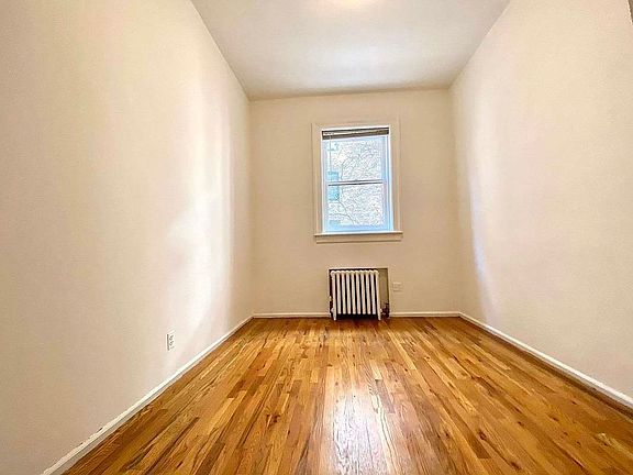 4th image of 117 W 69th St #3E