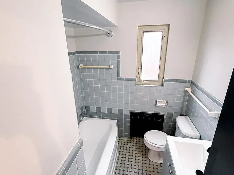 3914 E Gatewood Ln #2 — Photo 2