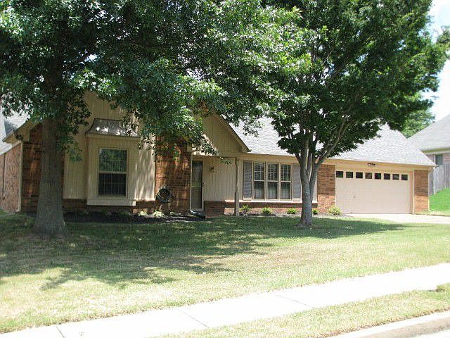 1st image of 8718 Oak Trail Ln