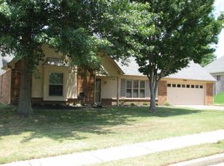 8718 Oak Trail Ln, Cordova, TN 38018