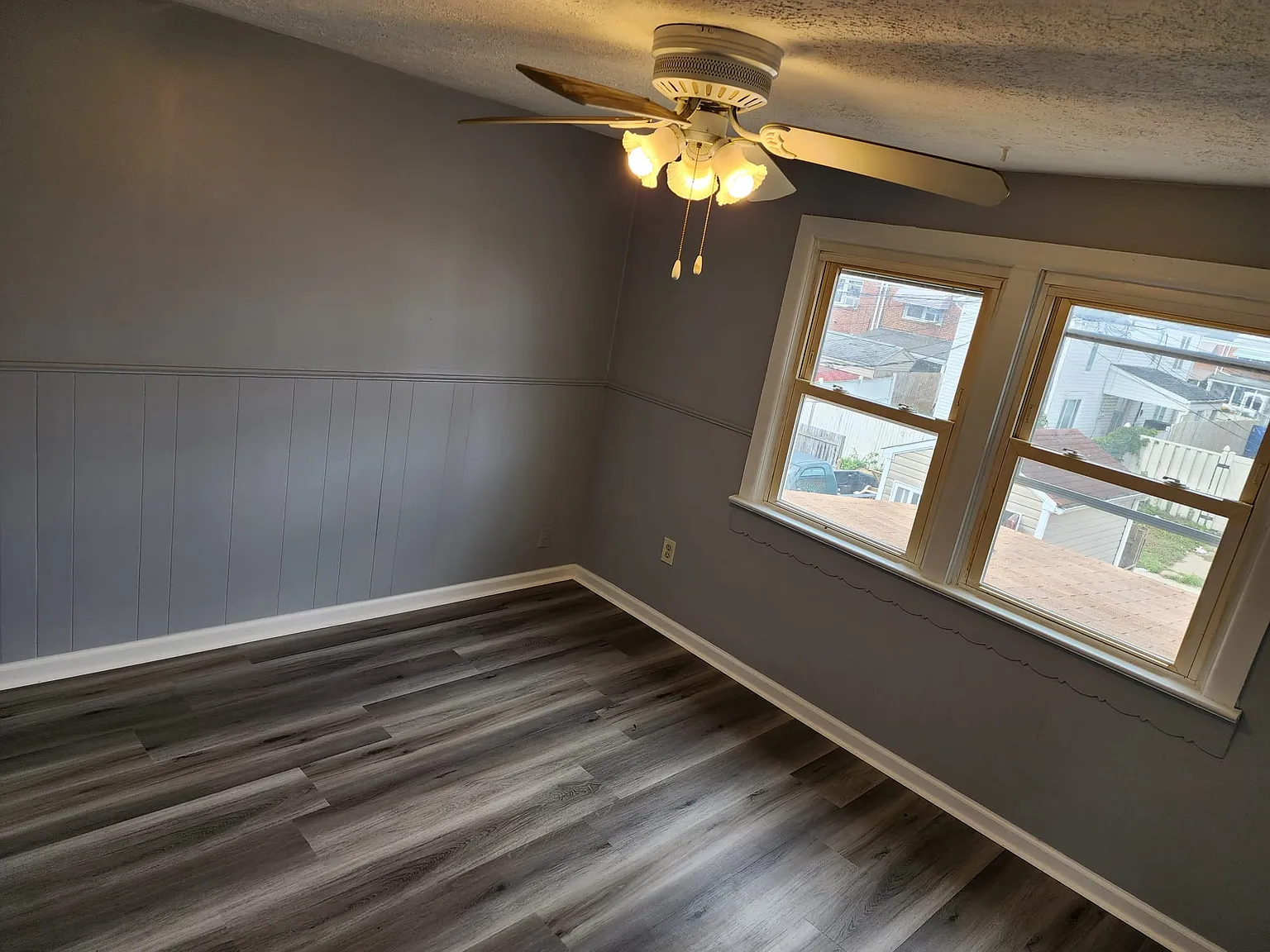 4 bed, 1216 sqft, $2,400 — Photo 3