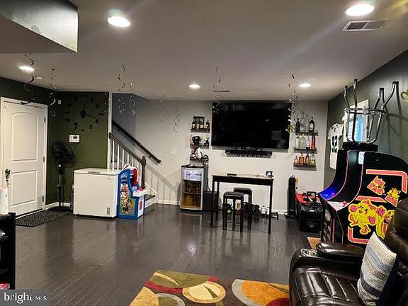 3rd image of 528 Equinox Dr