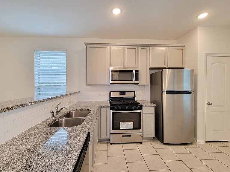 31351 Horseshoe Meadow Bend Ln — Photo 5