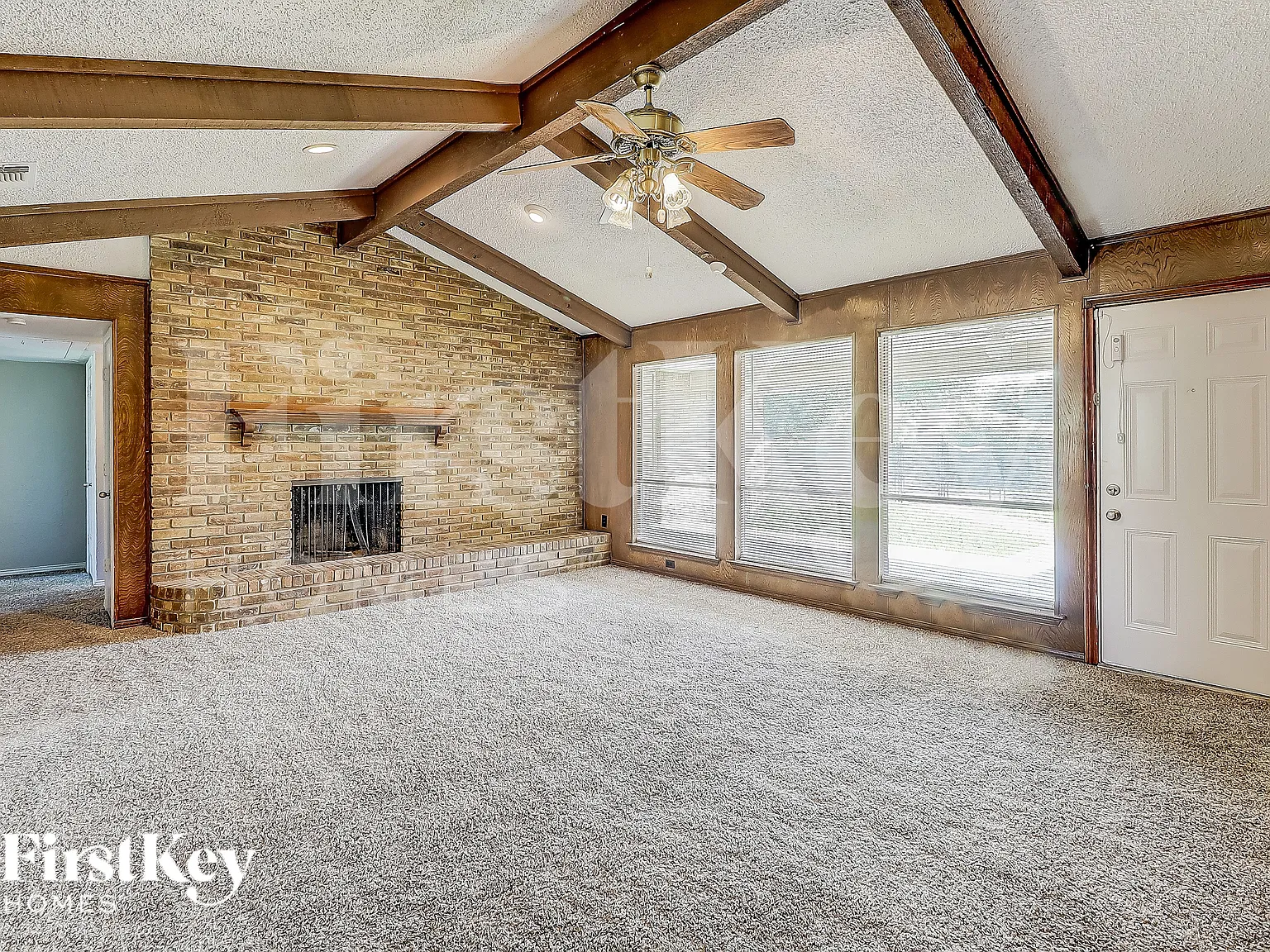 3 bed, 2.0 bath, 2319 sqft, $2,435 — Photo 3
