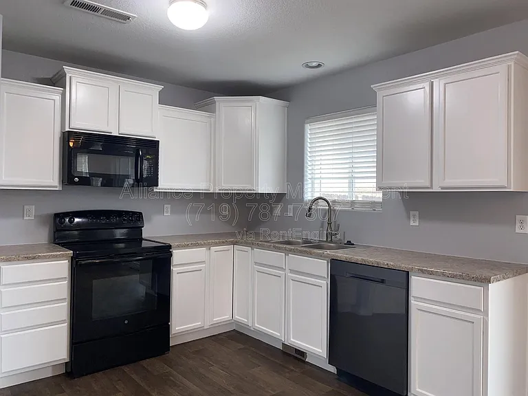 3875 Reindeer Cir — Photo 17