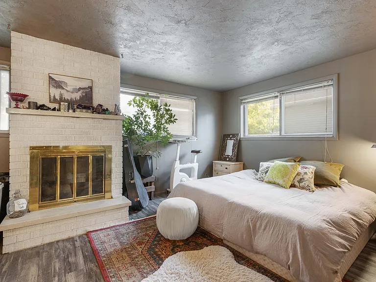721 N Water Ave — Photo 8