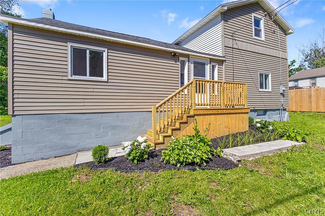 4 bed, 2.0 bath, 1554 sqft, $1,750 — Photo 3