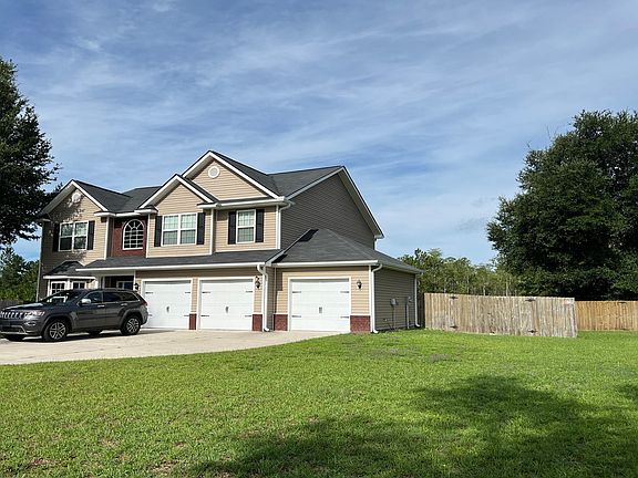 2nd image of 136 NE Cumberland Dr