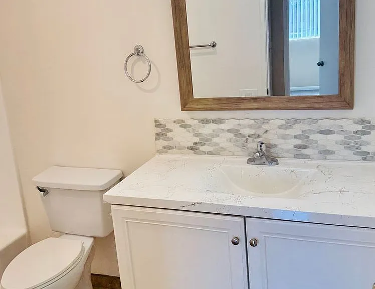 Burkhart Apartments — Photo 15