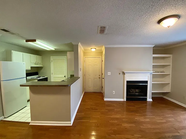 513 Granville Ct #513 — Photo 12
