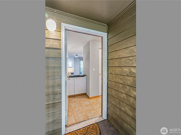 2nd image of 13801 Old Redmond Rd APT D208