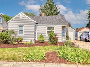 165 S Commonwealth Ave, Elgin, IL 60123